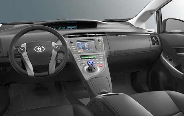 2015-toyota-prius-persona-special-edition-interior-front-600-001
