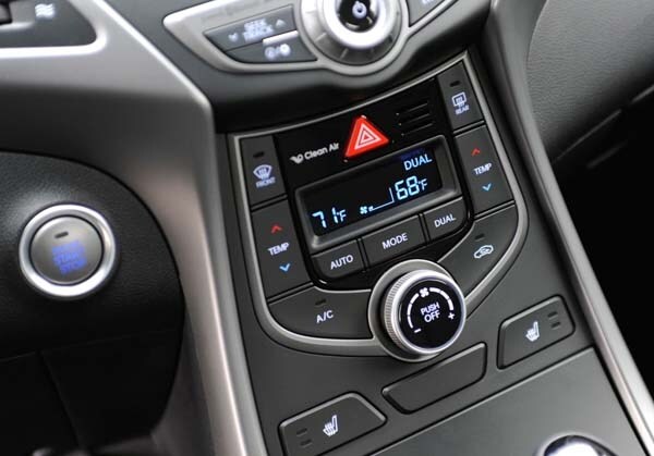 2015-hyundai-elantra-console-control-cluster-600-001