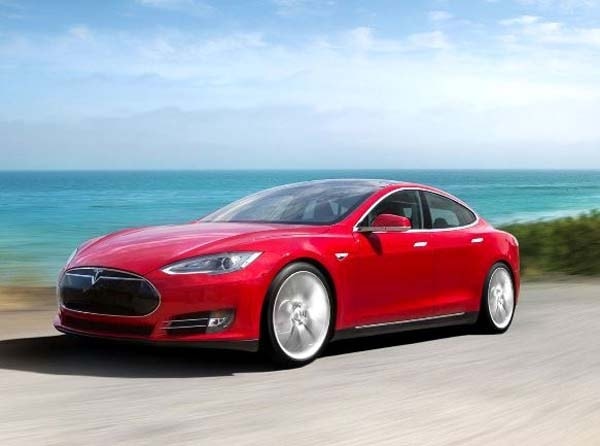 2015-tesla-model-s-front-action1-600-001