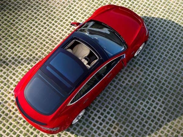 2015-tesla-model-s-overhead-static1-600-001