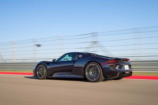 blue_918_spyder_18-600-001