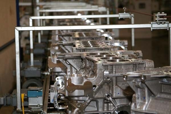 gm-spring-hill-factory-engine-assembly-600-001