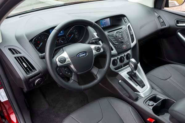 kbb_compact_sedans_048-600-001
