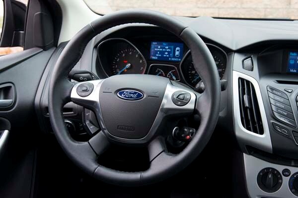 kbb_compact_sedans_051-600-001