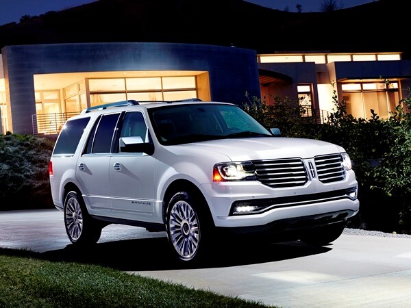 15lincolnnavigator_09_hr-1-600-600-001