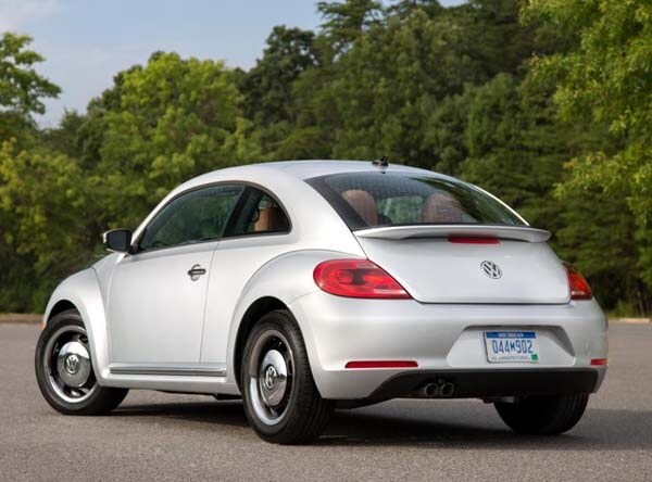 2015-volkswagen-beetle-classic-rear-static1-600-001
