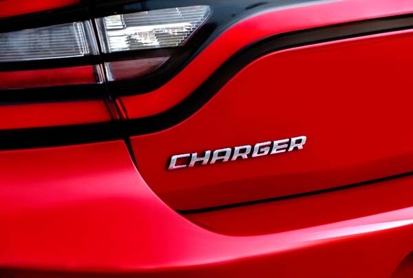 2015-dodge-charger-18-600-001