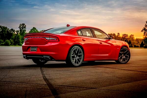 2015-dodge-charger-29-600-001