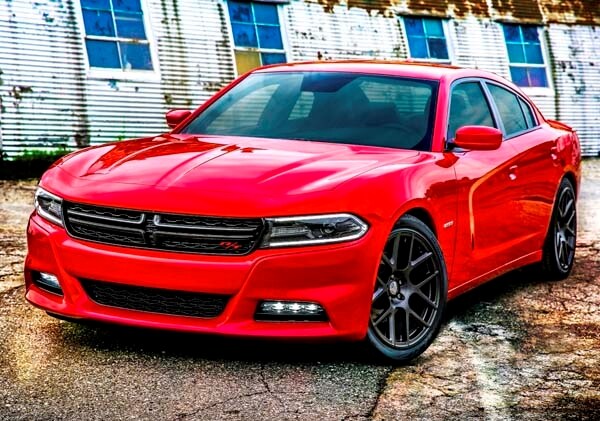2015-dodge-charger-r-t-front-static2-600-001