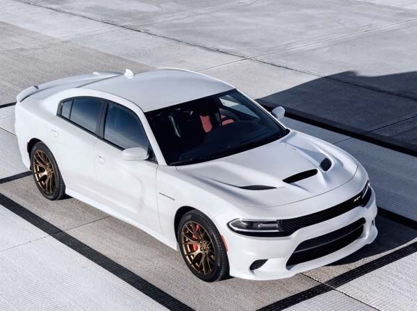 2015-dodge-charger-srt-hellcat-front-high-static1-600-001