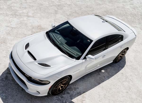 2015-dodge-charger-srt-hellcat-overhead-static1-600-001