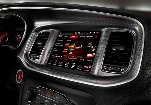 2015-dodge-charger-srt-hellcat-performance-pages-uconnect-display4-600-001