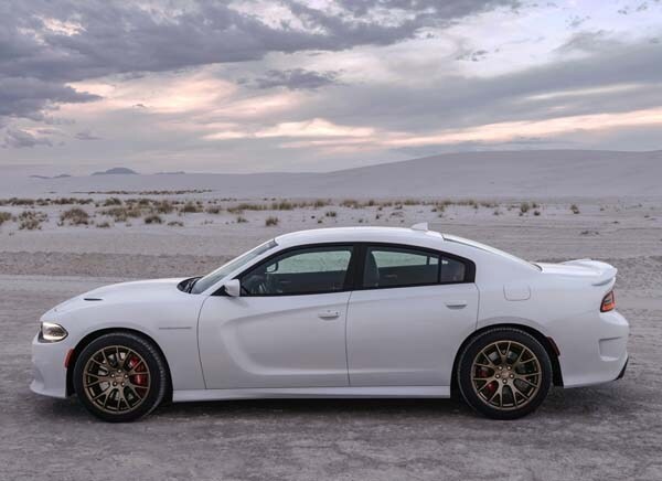 2015-dodge-charger-srt-hellcat-profile-static1-600-001