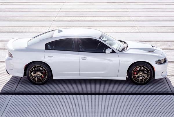 2015-dodge-charger-srt-hellcat-profile-static2-600-001