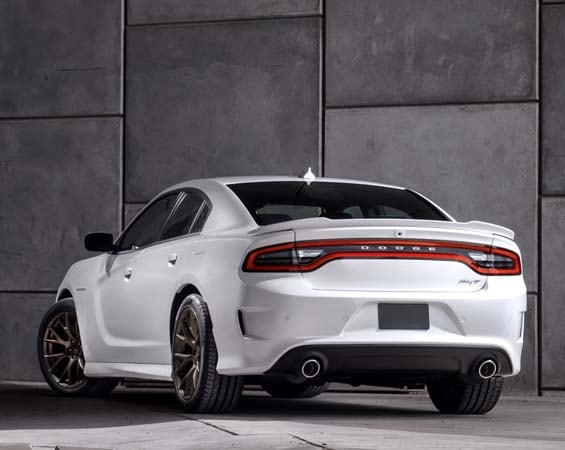 2015-dodge-charger-srt-hellcat-rear-static2-600-001