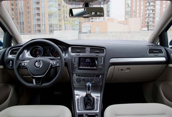 2015-volkswagen-e-golf-front-dash1-600-001