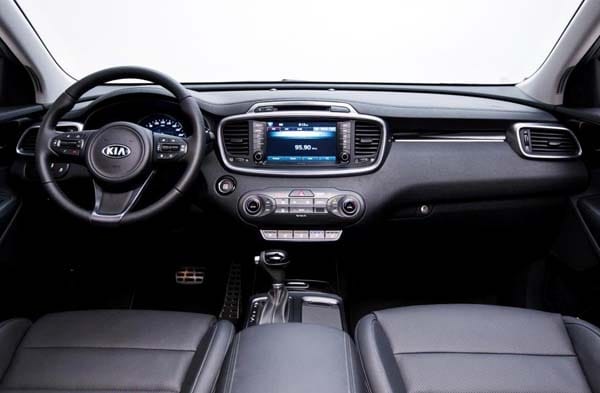 2016-kia-sorento-interior-dash1-600-001
