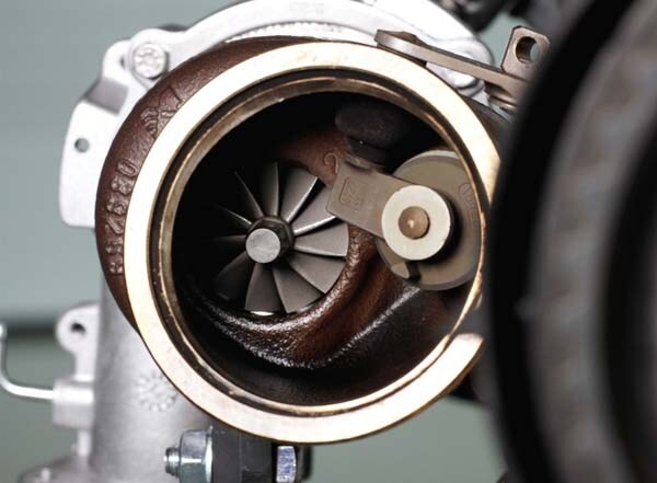 volvo-450-hp-drive-e-concept-engine4-600-001