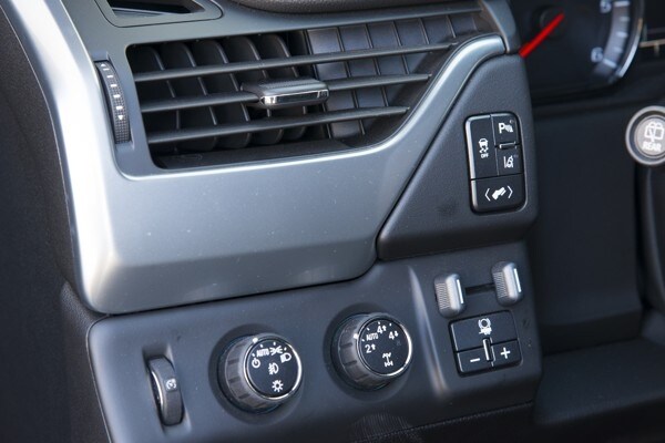 kelley-blue-book-best-buy-2015-chevrolet-tahoe-29-600-001