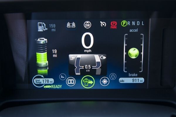 kelley-blue-book-best-buy-2015-chevrolet-volt-20-600-001