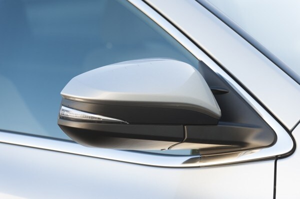 kelley-blue-book-best-buy-2015-toyota-highlander-07-600-001