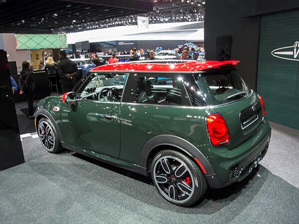 2016-mini-cooper-jcw-02-600-001
