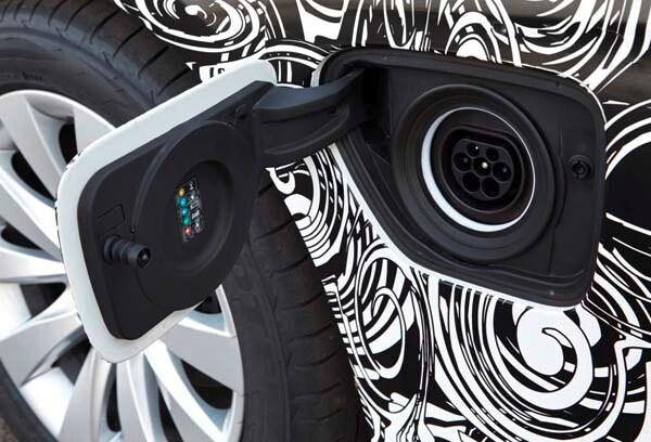 bmw-next-gen-plug-in-hybrid-powertrain-3-series-charging-port-detail-600-001