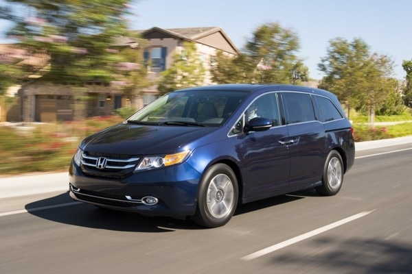 kelley-blue-book-best-buy-2015-honda-odyssey-10-600-001