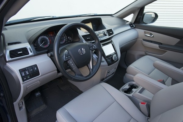kelley-blue-book-best-buy-2015-honda-odyssey-20-600-001