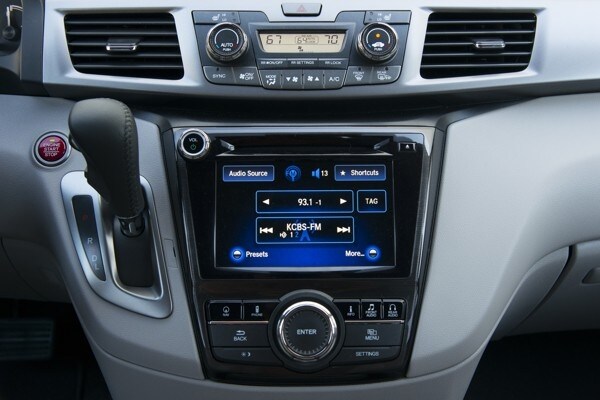 kelley-blue-book-best-buy-2015-honda-odyssey-27-600-001