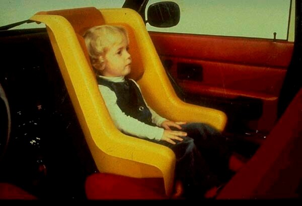 1975-2nd-gen-child-seat-tiff_plug-600-001