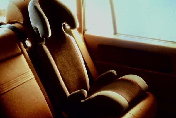 1989-booster_plug-600-001