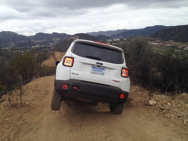 2015-jeep-renegade-16-600-001