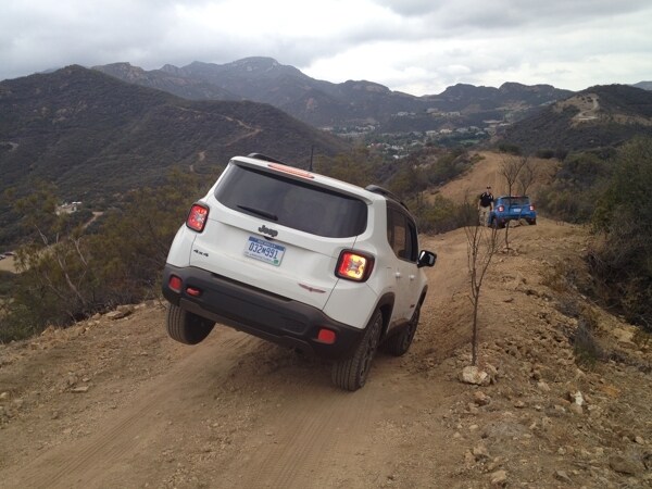 2015-jeep-renegade-2-600-001