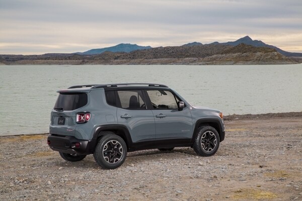2015-jeep-renegade-34-600-001