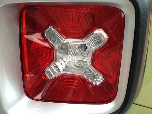 2015-jeep-renegade-8-600-001