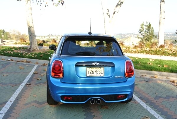 2015-mini-cooper-4-door-3-600-001