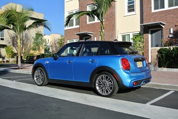 2015-mini-cooper-4-door-6-600-001