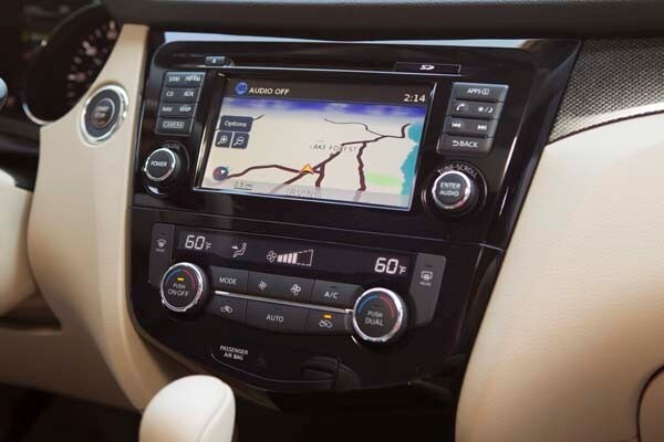2015-nissan-rogue-2-600-001