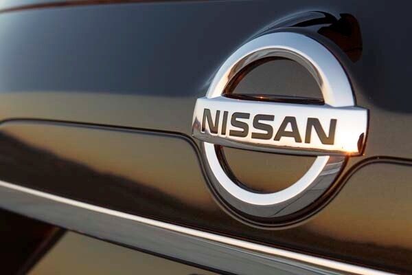 2015-nissan-rogue-5-600-001