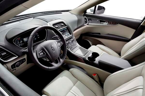 2016-lincoln-mkx-interior-front-look-in1-600-001