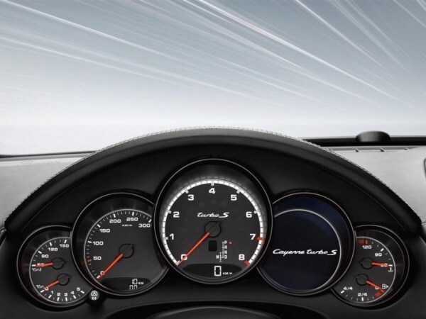 2016-porsche-cayenne-turbo-s-gauge-detail-600-600-001
