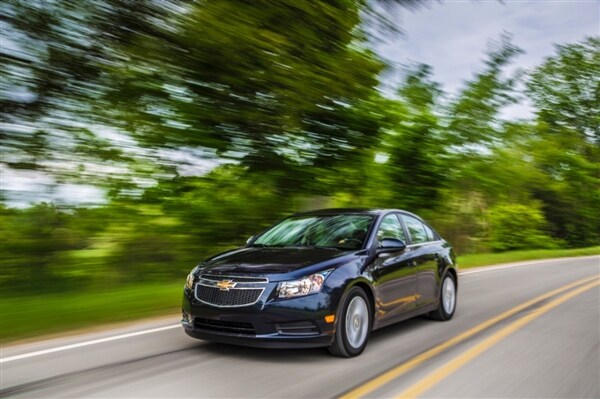 2014-chevrolet-cruze-td-015-600-001