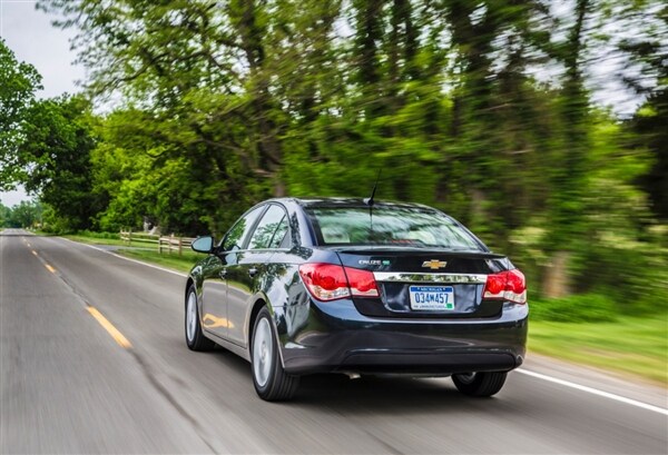 2014-chevrolet-cruze-td-019-600-001