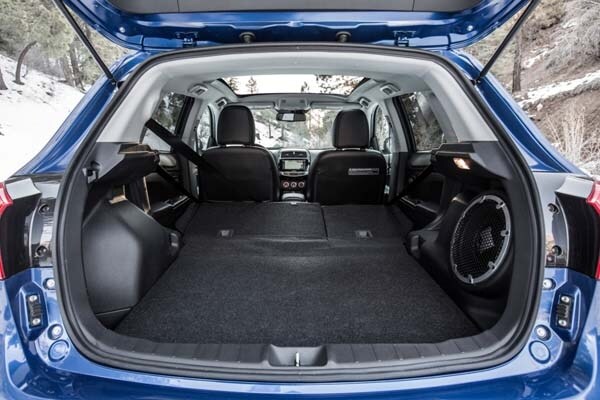 2015-mitsubishi-outlander-sport-gt-2.4-rear-seats-folded1-600-001