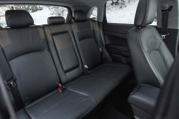 2015-mitsubishi-outlander-sport-gt-2.4-rear-seats1-600-001