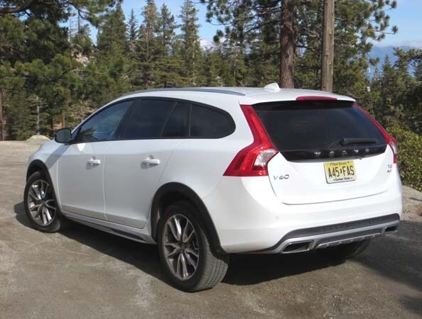 2015-volvo-v60-cross-country-18-600-001