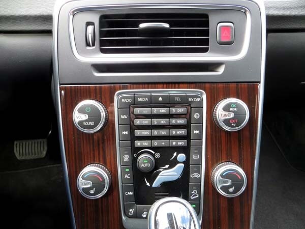 2015-volvo-v60-cross-country-29-600-001