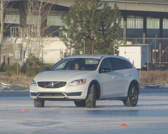 2015-volvo-v60-cross-country-3-600-001