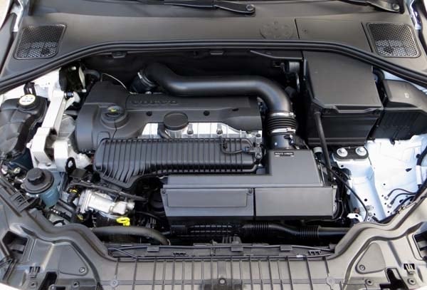 2015-volvo-v60-cross-country-35-600-001
